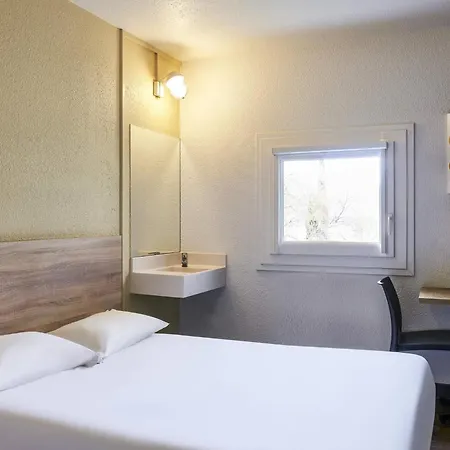 Hotelf1 Lille D'ascq Otel *
